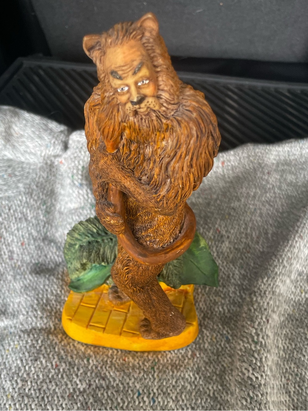 Cowardly Lion MGM Dave Grossman figurine by Michael Rodie